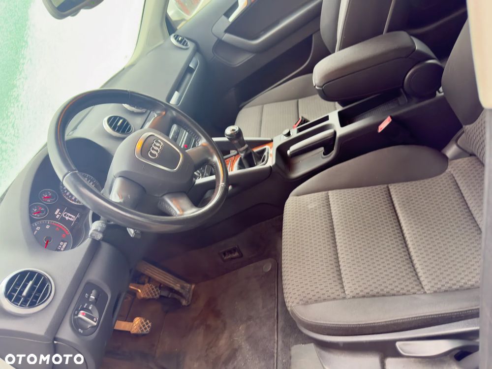 Audi A3 Sportback 1.8 TFSI Ambiente - 15