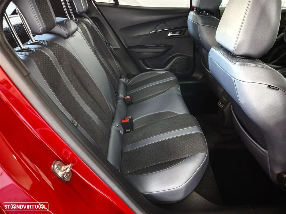 Peugeot e-2008 Allure - 31