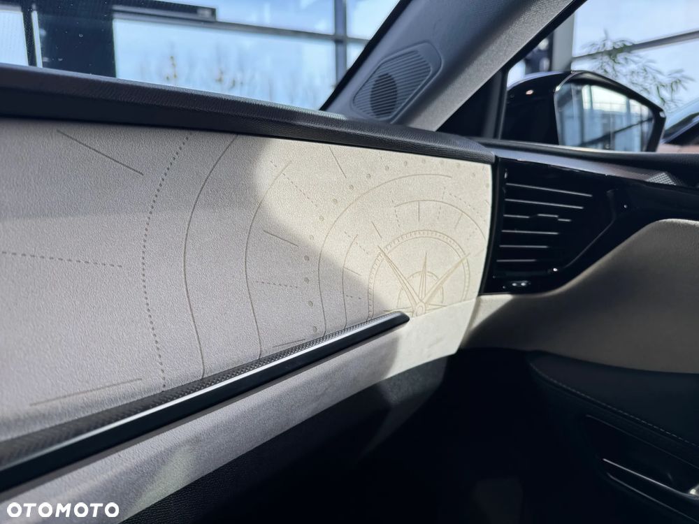 DS Automobiles N°4 - 15