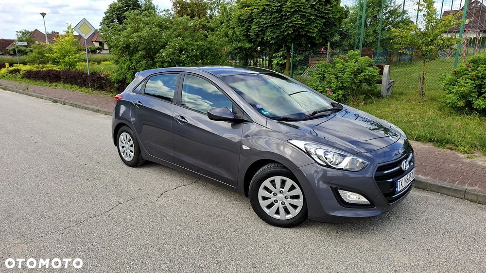 Hyundai i30 1.4 Trend - 12