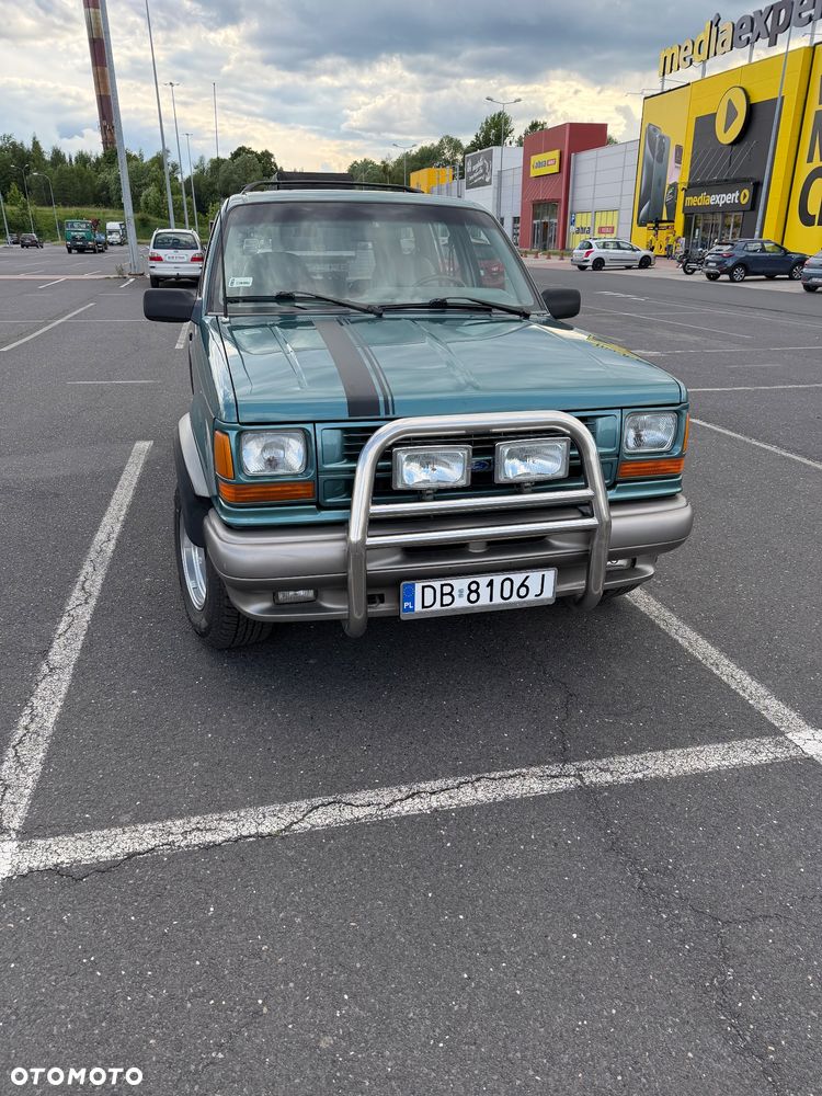 Ford Explorer Standard - 1