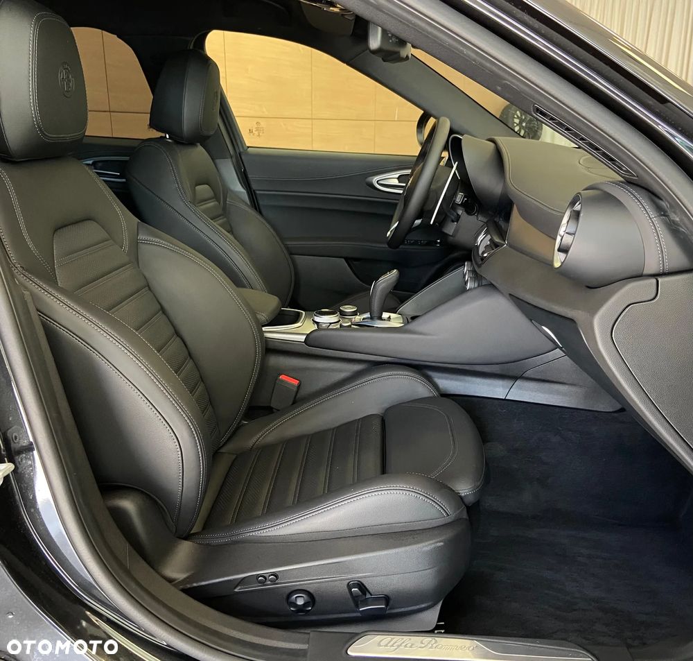 Alfa Romeo Giulia 2.0 Turbo Veloce Q4 - 14