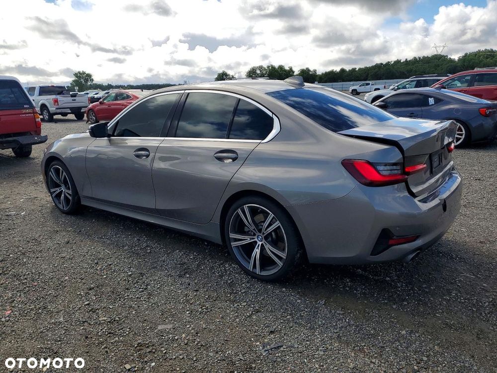 BMW Seria 3 330i M Sport - 12