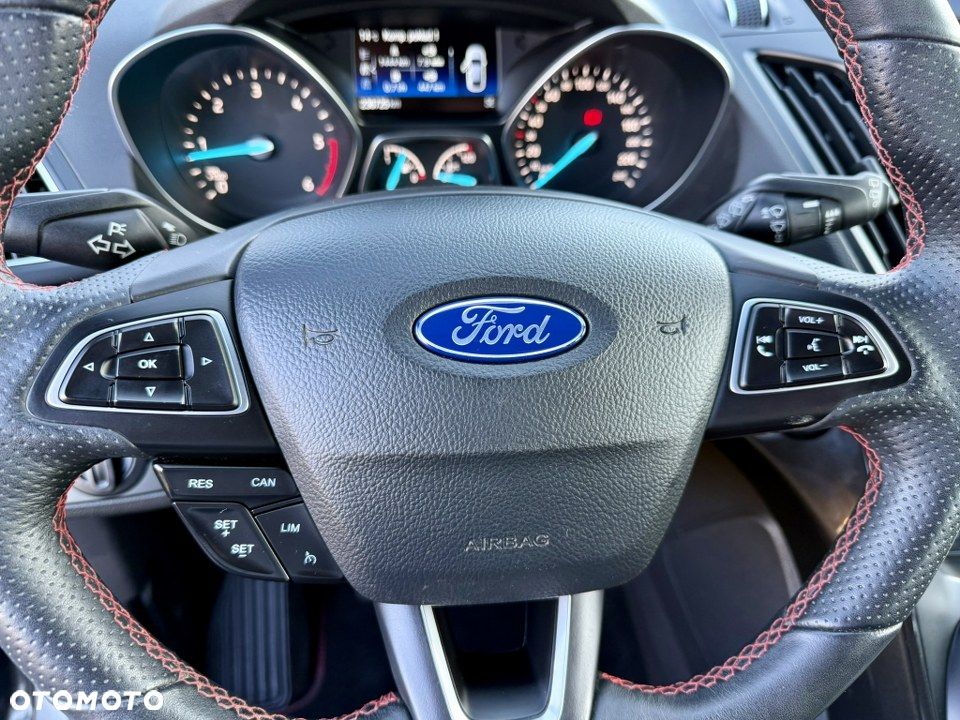 Ford Kuga 2.0 TDCi 4x4 ST-Line - 22