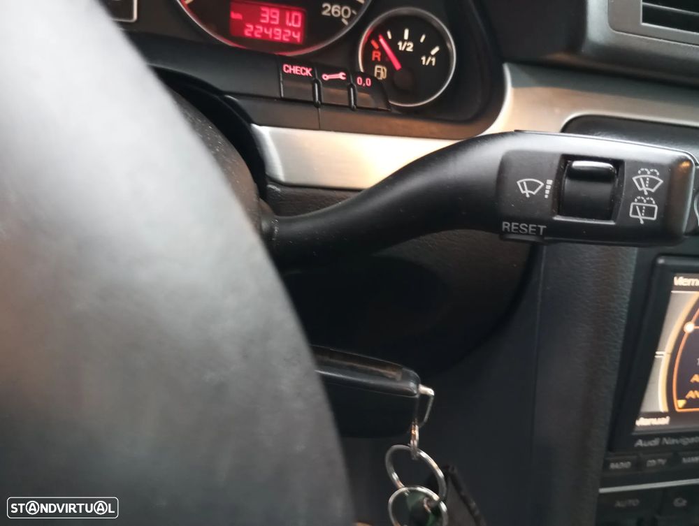 Audi A4 Avant 2.0 TDI S-line - 25