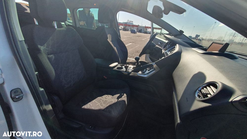 Peugeot 3008 2.0 HDI FAP Premium - 22