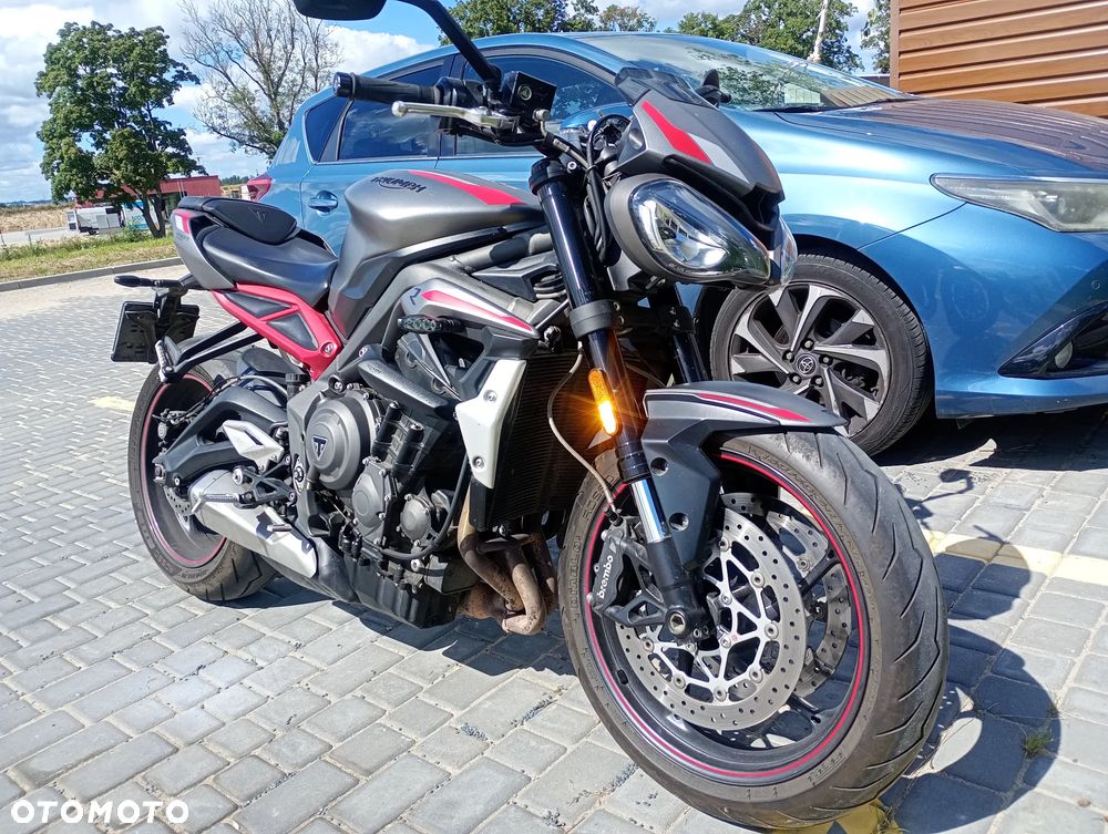 Triumph Street Triple - 8