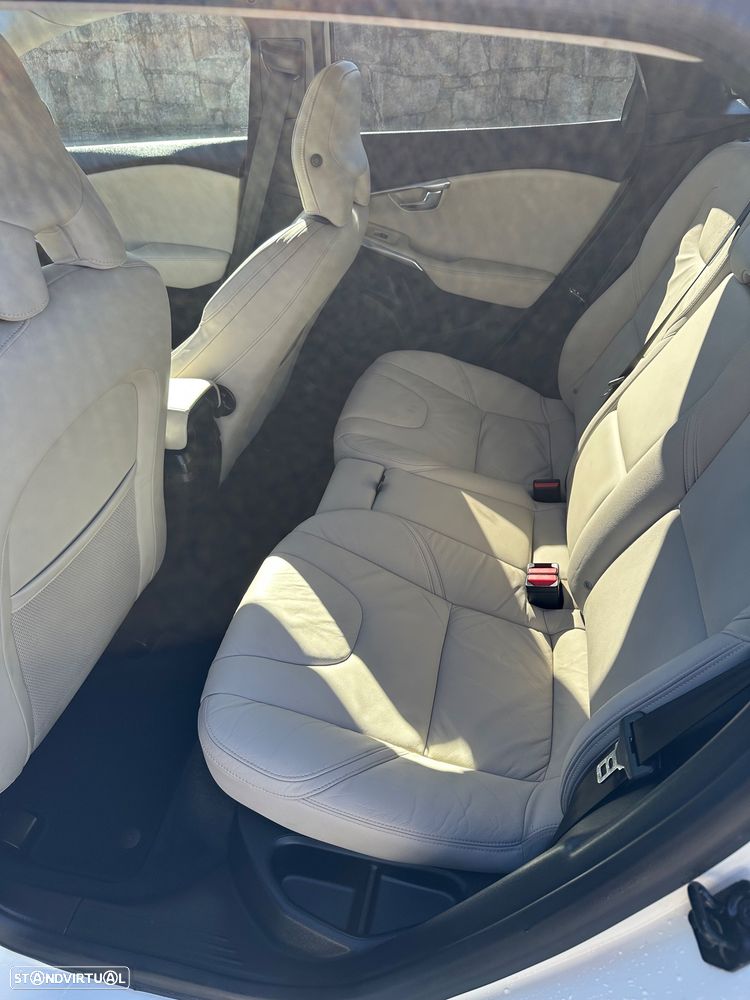 Volvo V40 D2 Momentum - 37