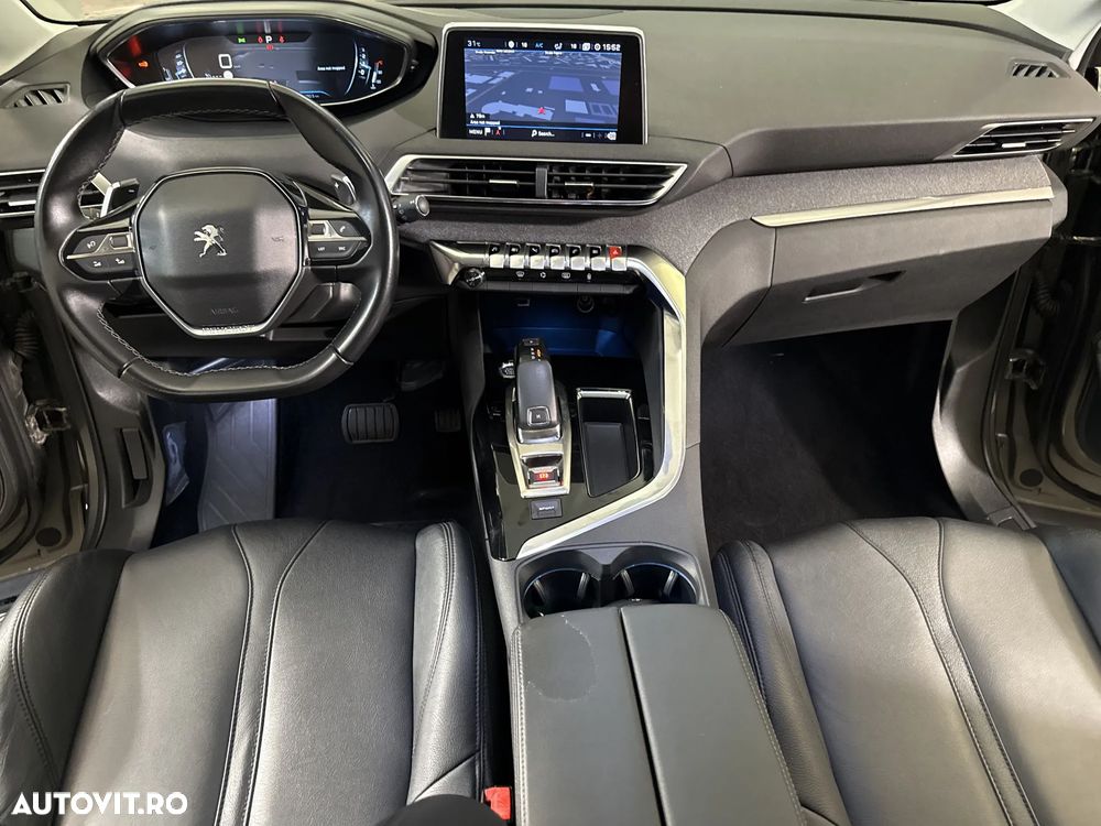 Peugeot 5008 - 10