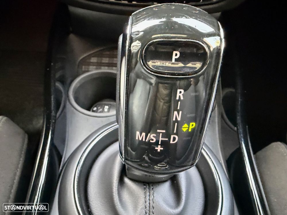 MINI Clubman Cooper Premium Plus Classic Auto - 16