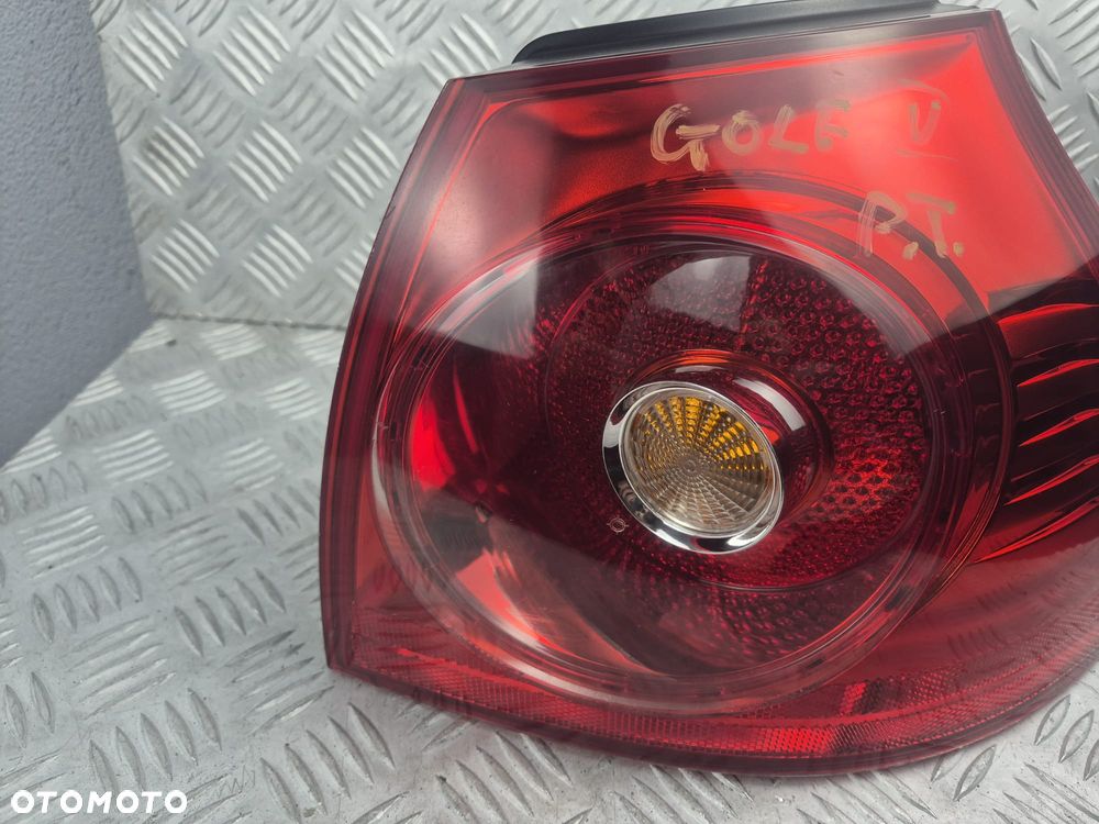Lampa tylna strona lewa Volkswagen Golf V 1K6945095E - 3