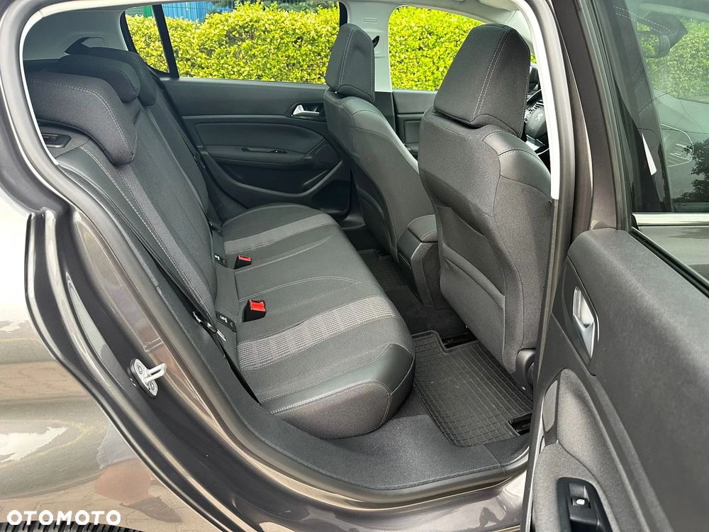 Peugeot 308 - 25