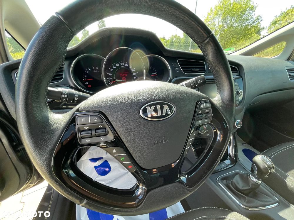 Kia Ceed 1.6 CRDi 128 ISG Spirit - 10
