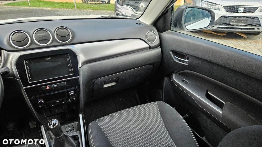 Suzuki Vitara 1.0 Boosterjet Allgrip Comfort - 16