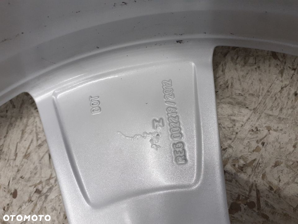 FELGA ALUMINIOWA AUDI Q7 4M0601025F 8.0JX19 ET28 - 5
