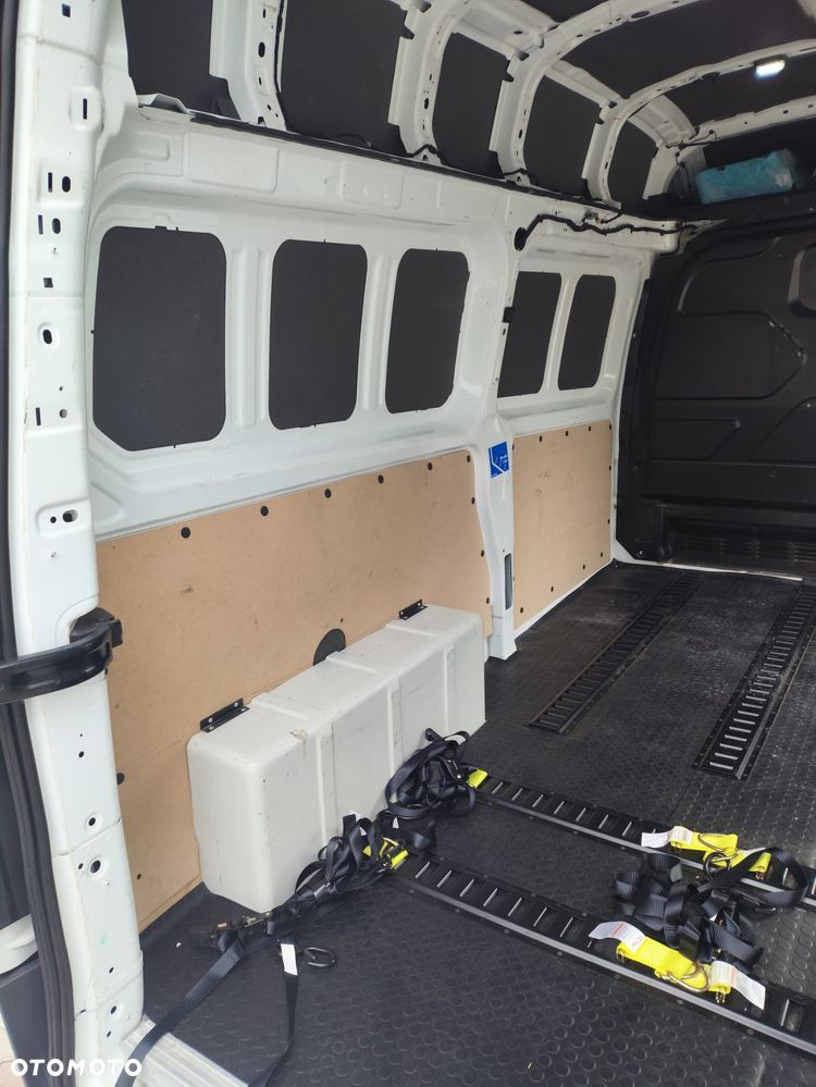 Ford TRANSIT CUSTOM - 17