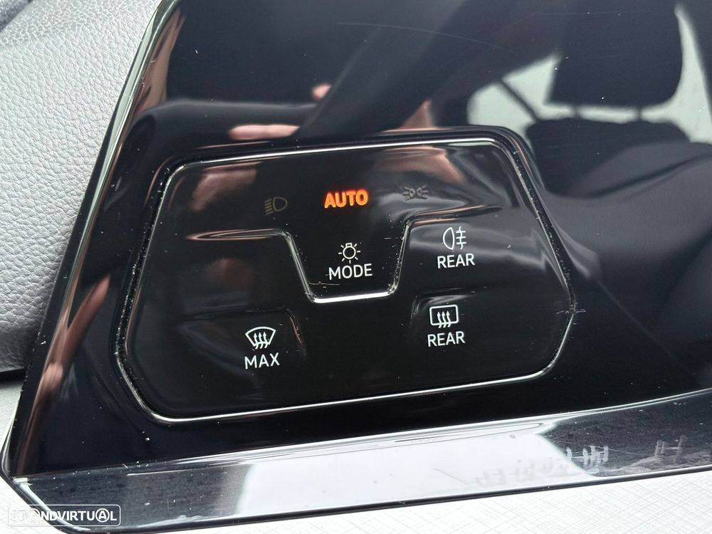 VW Golf 1.0 TSI Life - 32