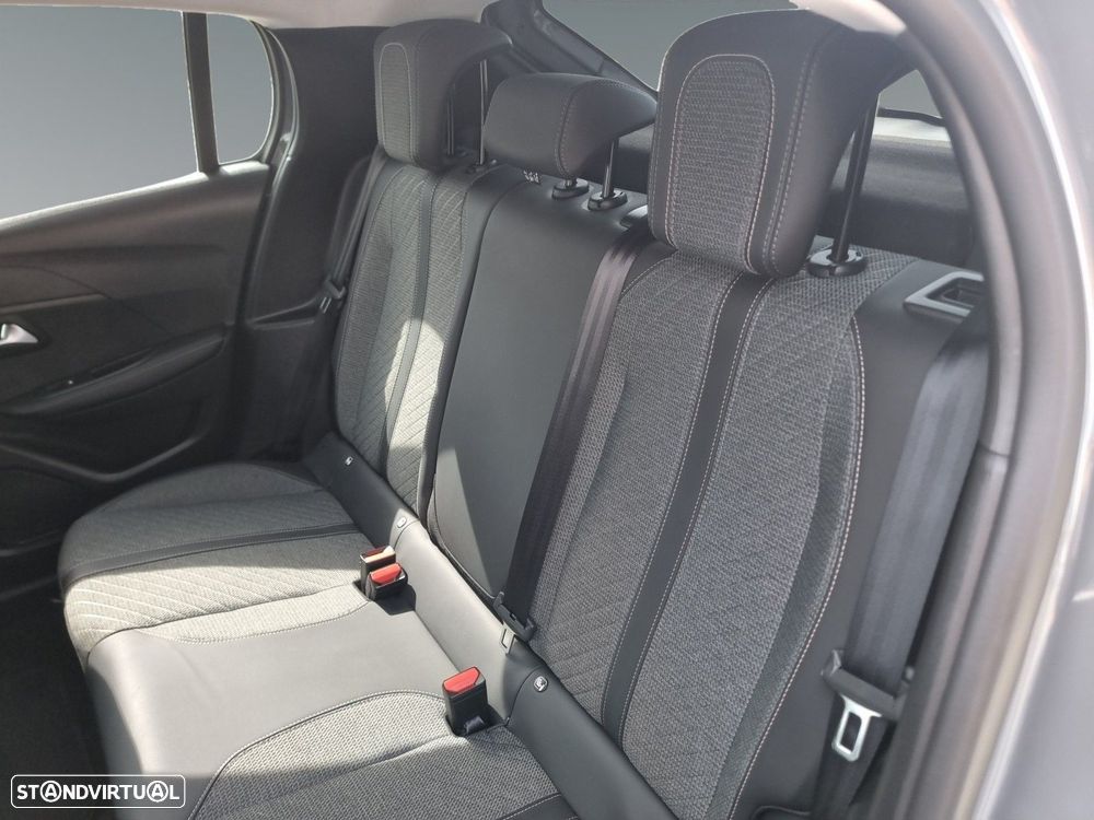 Peugeot 208 1.2 Hybrid Allure e-DCS6 — fotografia 13