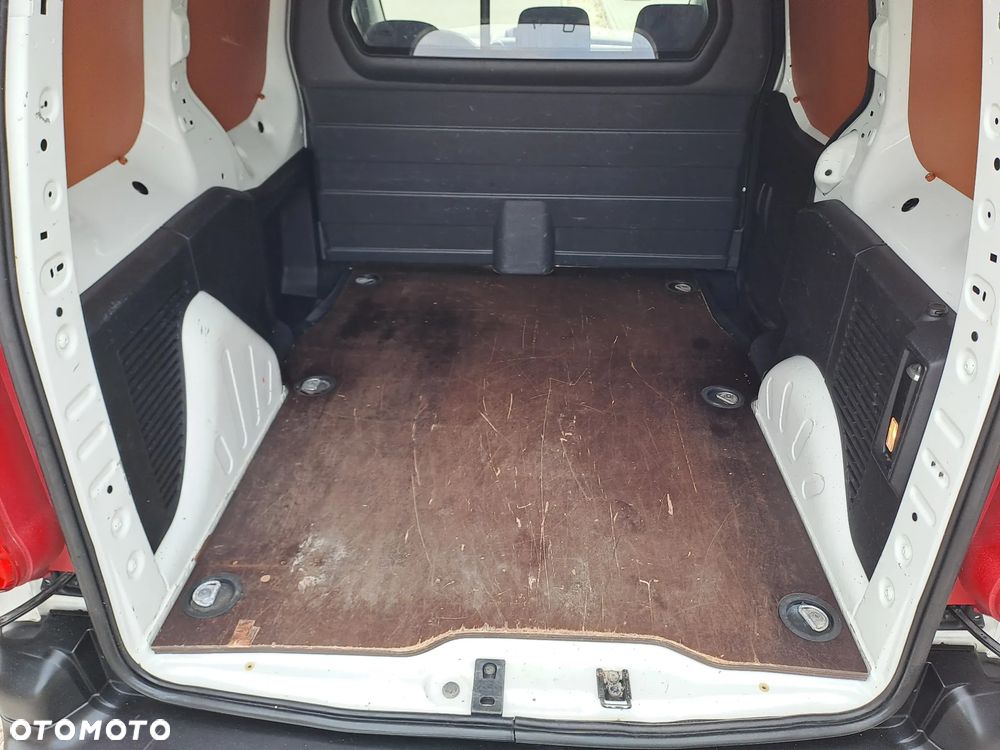 Peugeot Partner 1.6 HDI / 3 osobowy/ Blaszak / Bardzo Ładny/ - 11