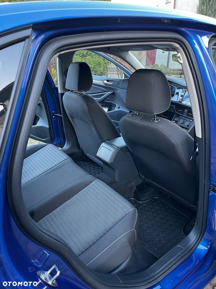 Volkswagen Jetta - 6