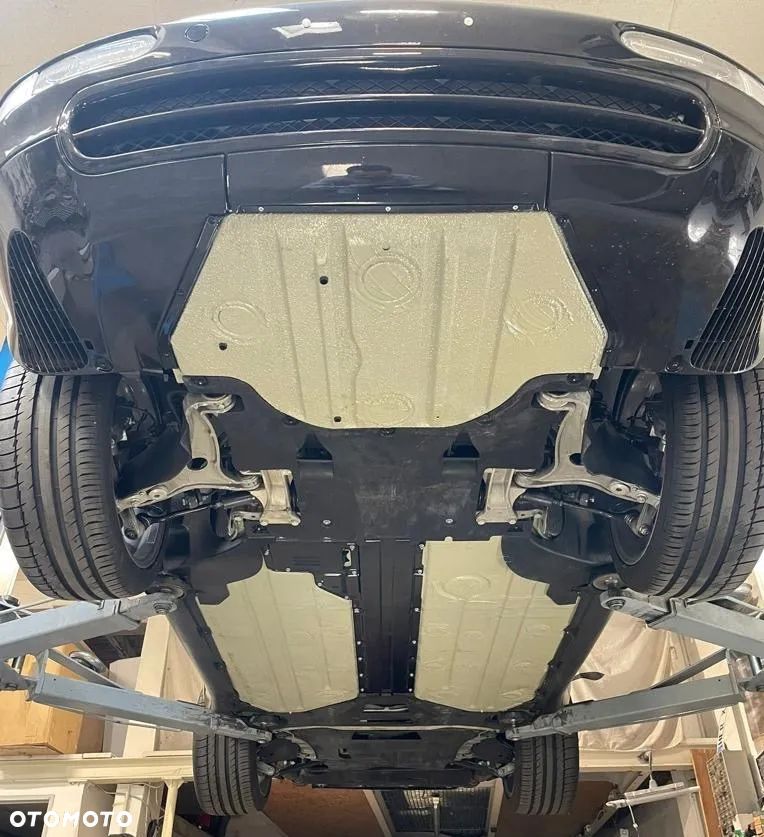 Porsche 911 Carrera 4 - 15