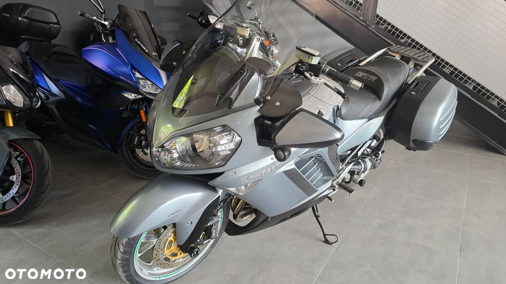 Kawasaki GTR - 19