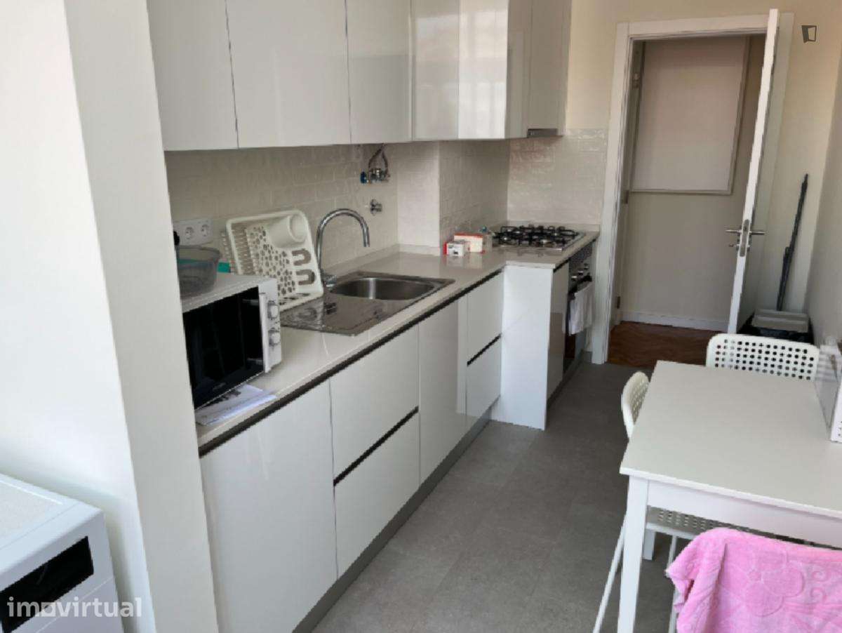 Quarto - localizado em Arroios Lisbon - Grande imagem: 4/10