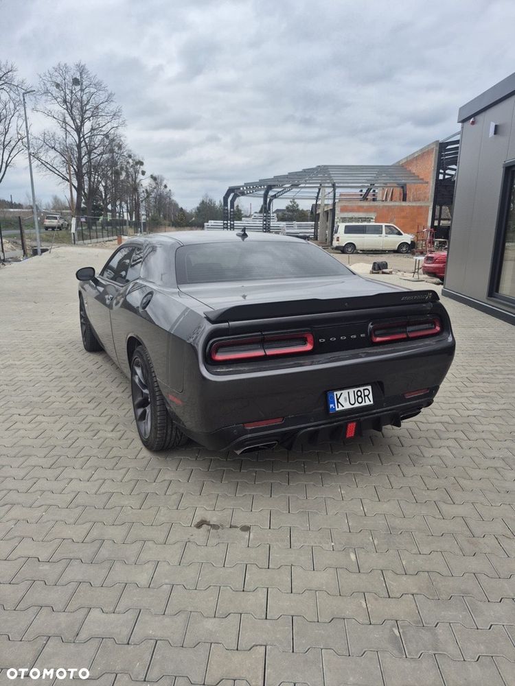Dodge Challenger 6.4 Scat Pack - 2