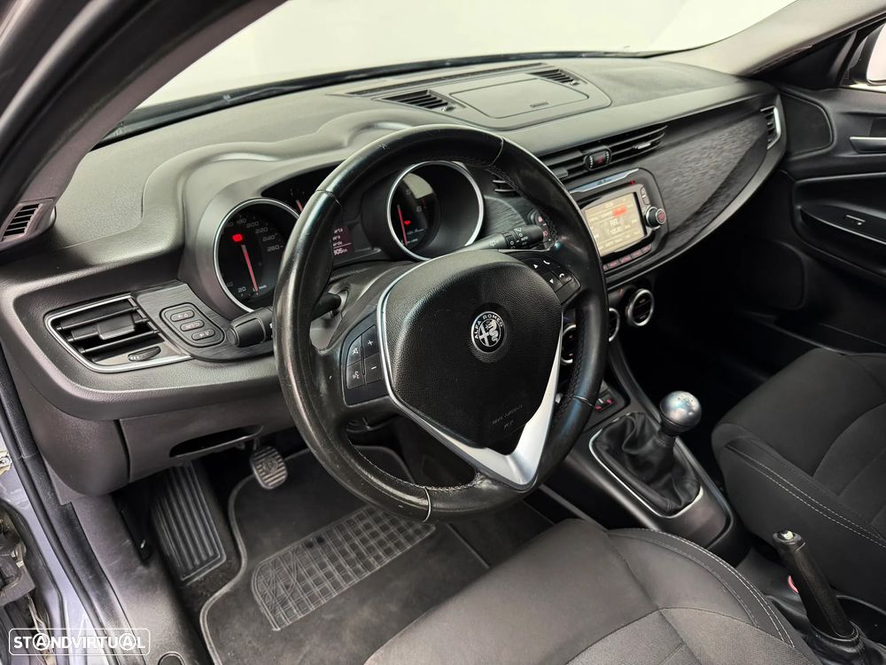 Alfa Romeo Giulietta 1.6 JTDM - 9