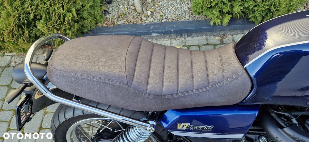 Moto Guzzi V7 - 18