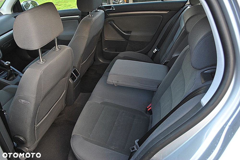 Volkswagen Golf 1.6 United - 9