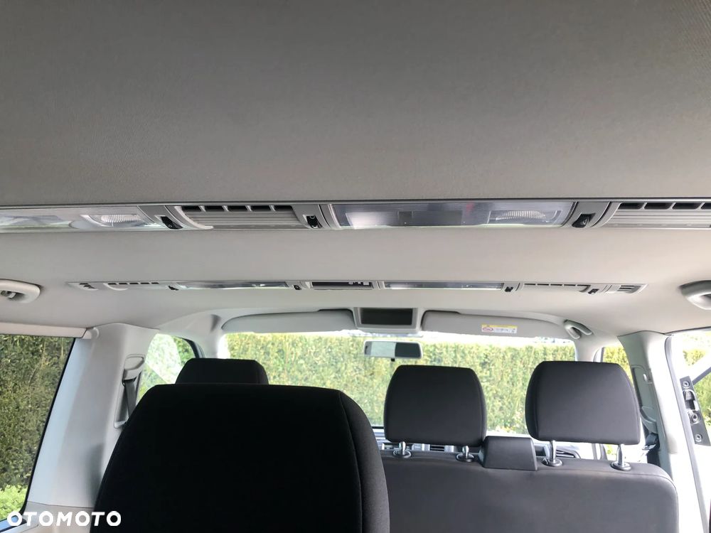 Volkswagen Caravelle - 30