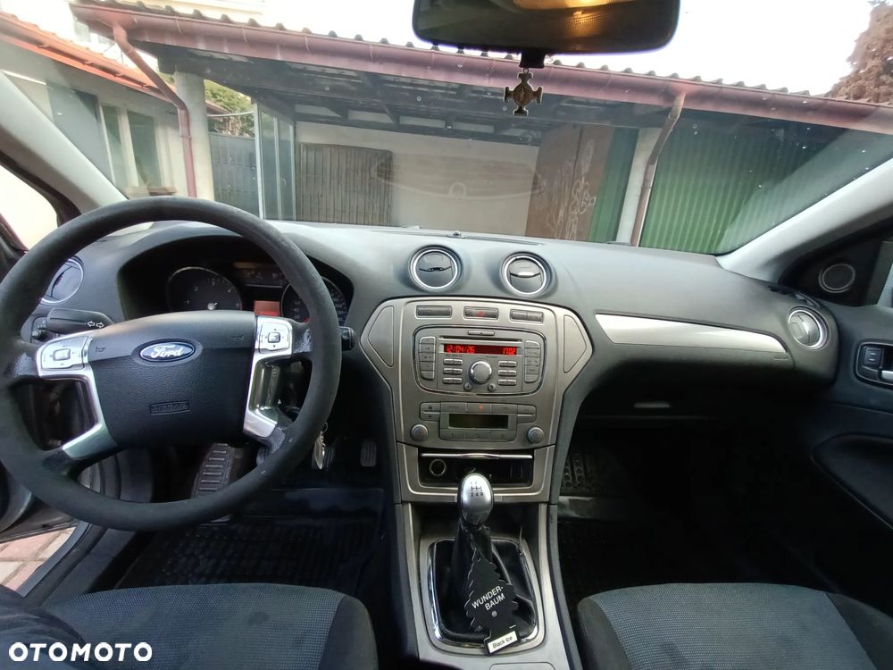 Ford Mondeo 1.8 TDCi Trend - 9