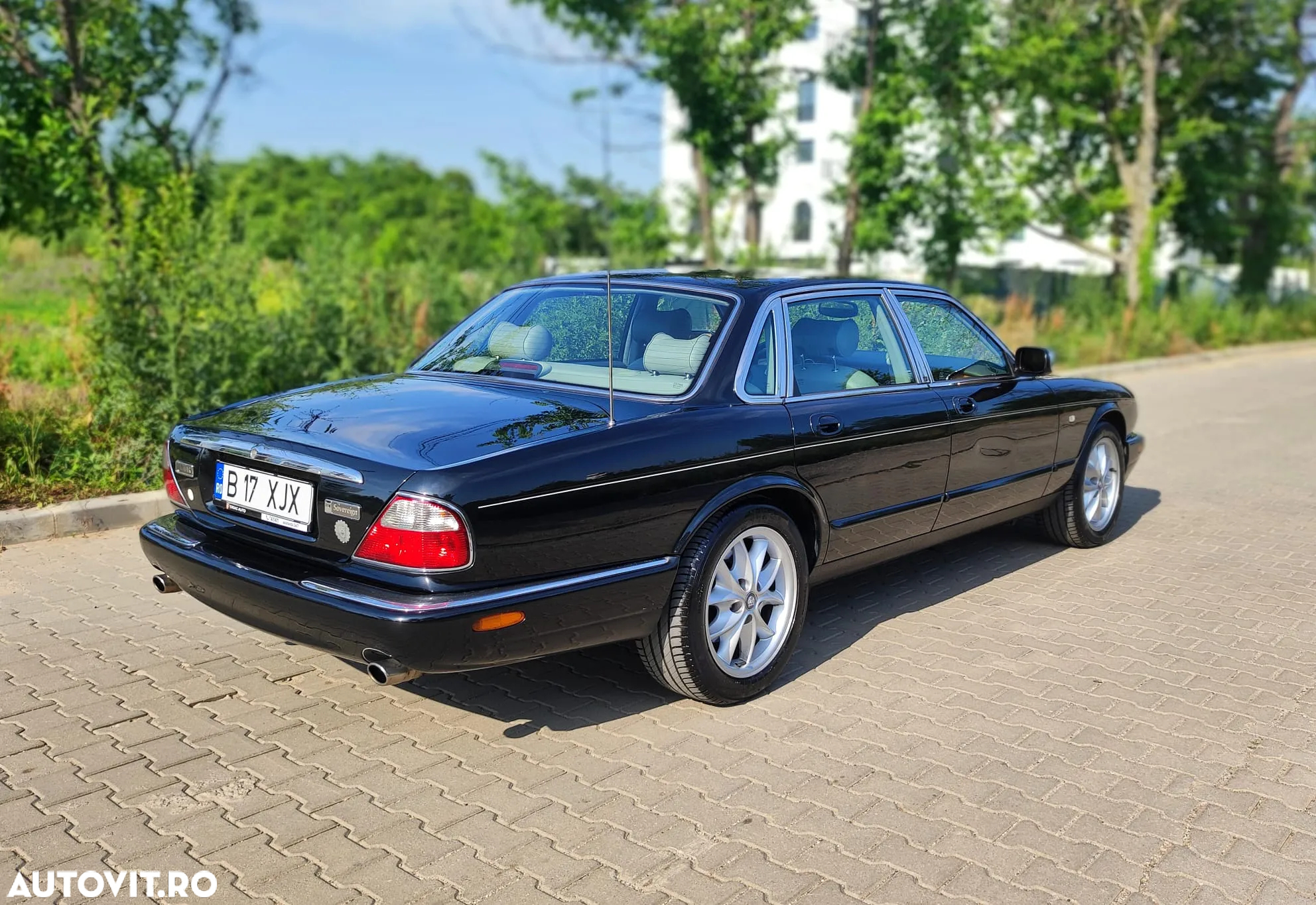 Jaguar XJ - 7