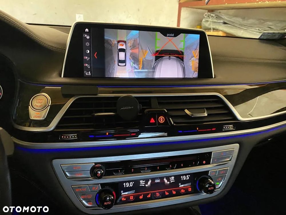 BMW Seria 7 750i xDrive - 9