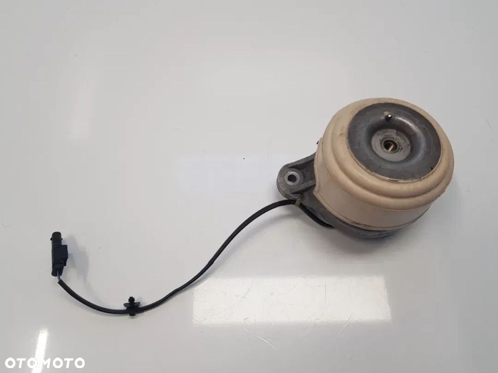 Poduszka silnika Mercedes W204 GLK X204 A2042403717 - 6