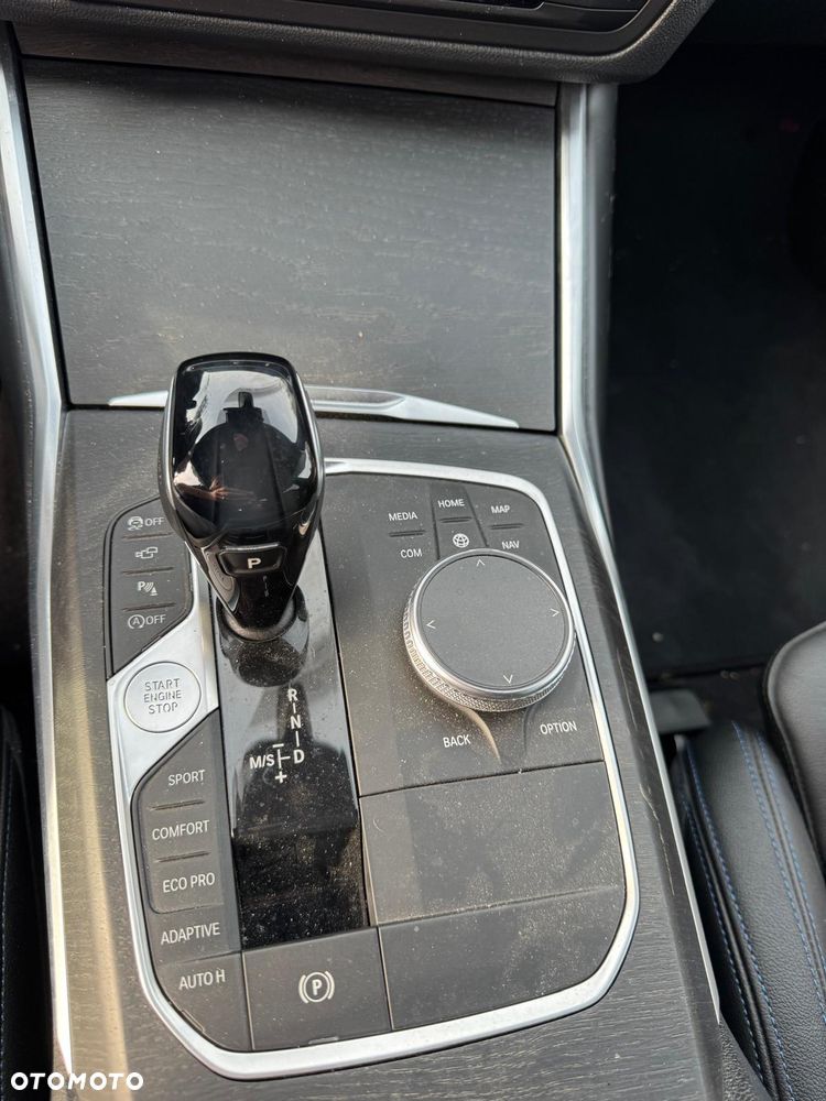 BMW Seria 3 330i xDrive M Sport - 11