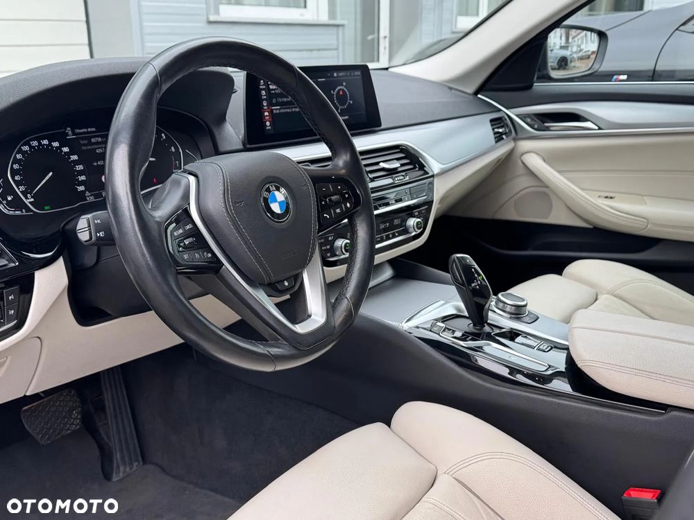 BMW Seria 5 520i - 13