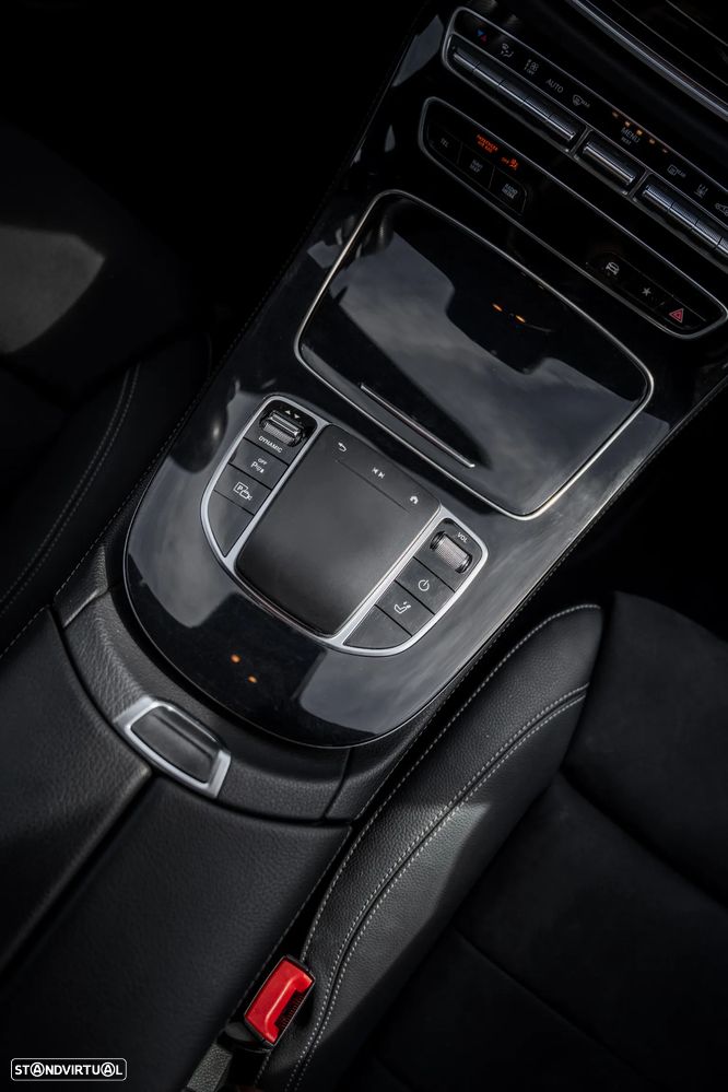 Mercedes-Benz E 300 de AMG Line - 29