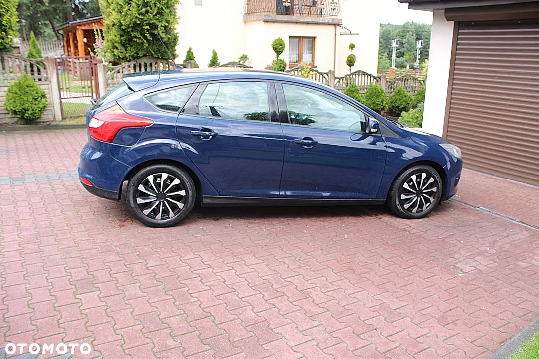 Ford Focus 1.6 Ambiente - 4