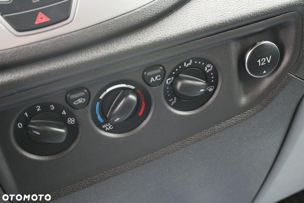 Ford Transit - 17
