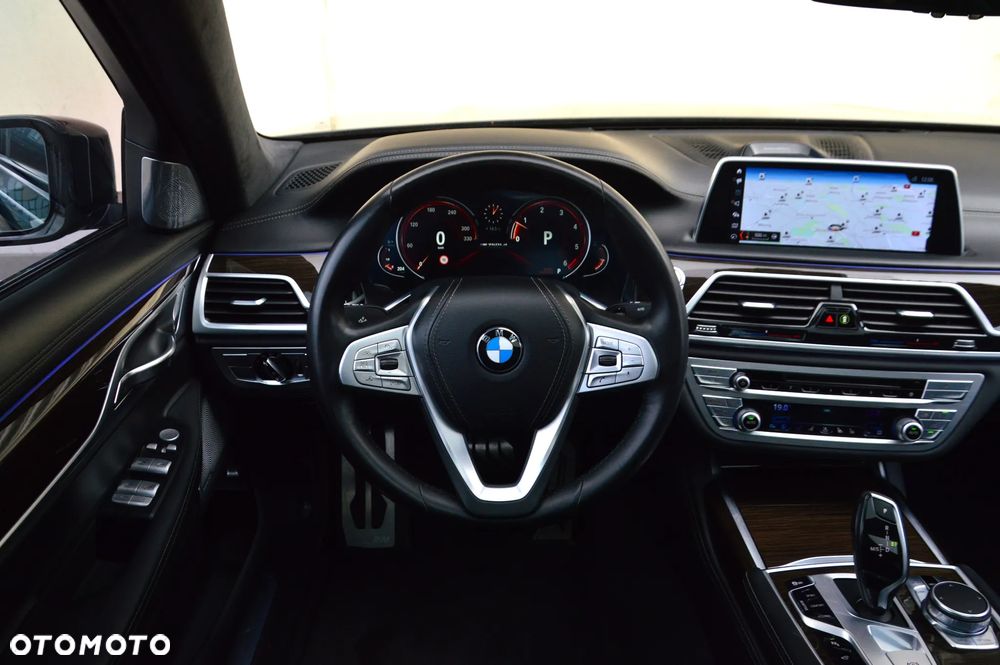 BMW Seria 7 750Ld xDrive - 32