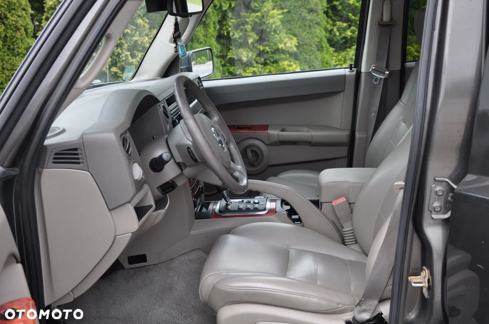 Jeep Commander 4.7 V8 - 26