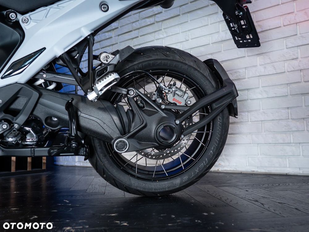 BMW R - 16