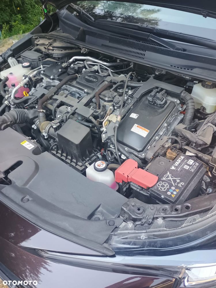 Suzuki Swace 1.8 Hybrid Premium Plus CVT - 12
