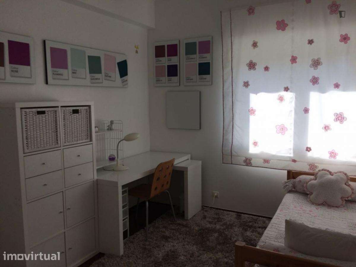 Quarto - localizado em Oeiras Lisbon - Grande imagem: 2/52