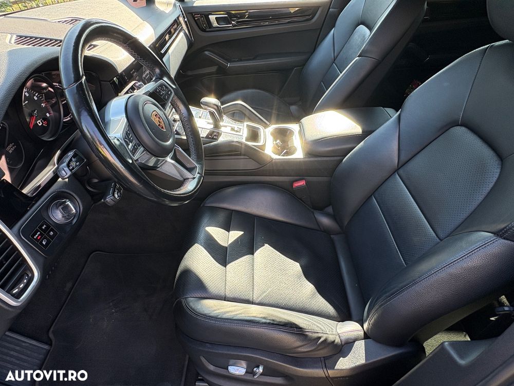 Porsche Cayenne Standard - 17