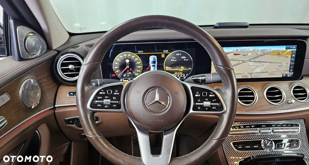 Mercedes-Benz Klasa E 220 d 9G-TRONIC Exclusive - 11