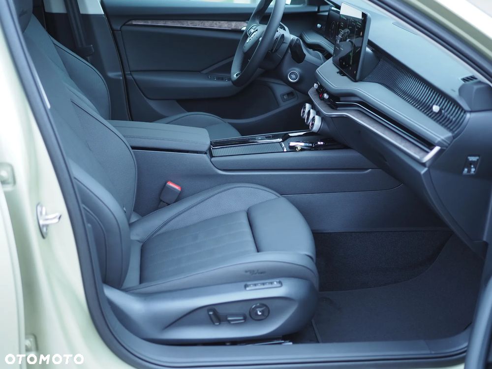 Skoda Superb 2.0 TDI SCR 4x4 L&K DSG - 16