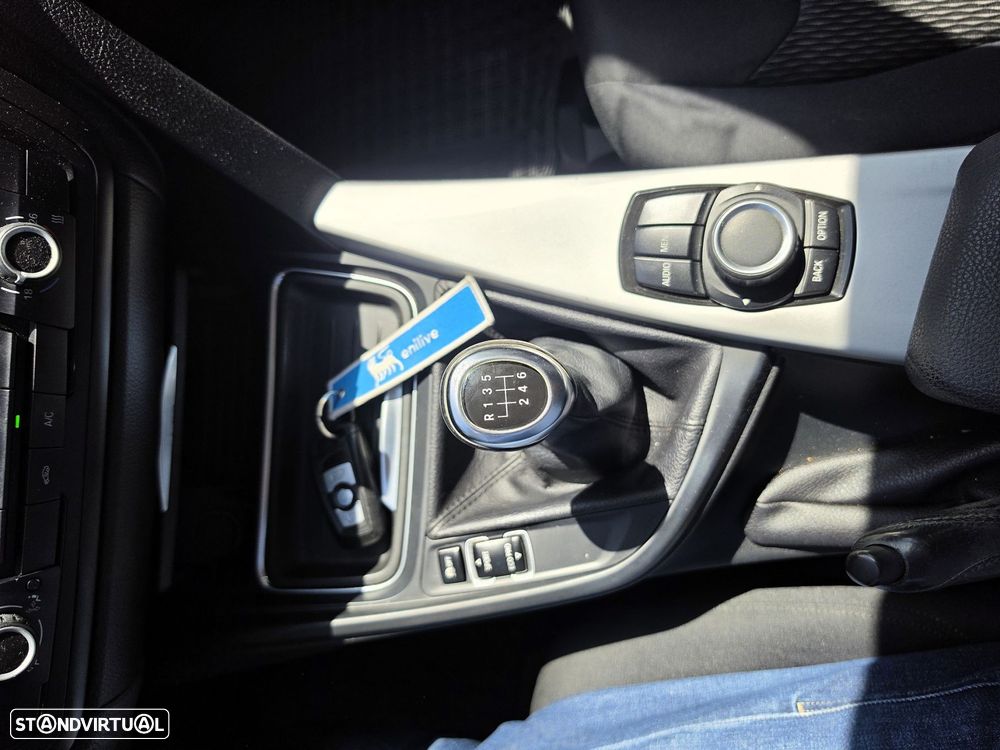 BMW 318 d Line Modern - 24